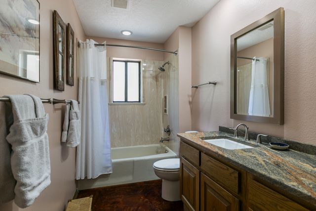 1 ESCENA Drive, Tijeras, NM 87059