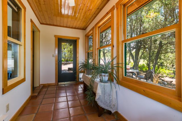 1 ESCENA Drive, Tijeras, NM 87059