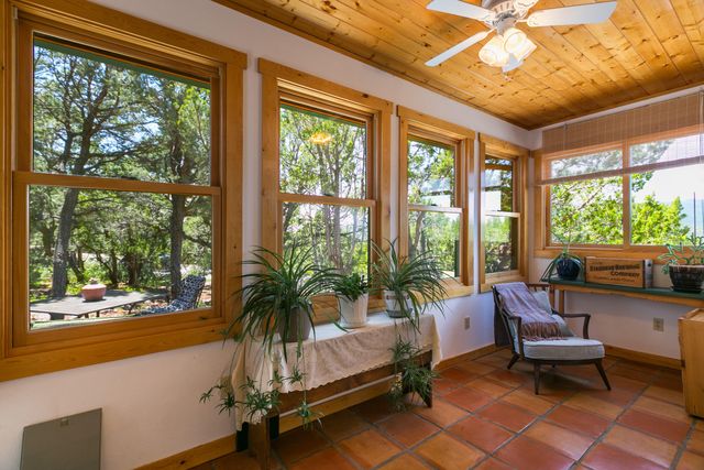 1 ESCENA Drive, Tijeras, NM 87059