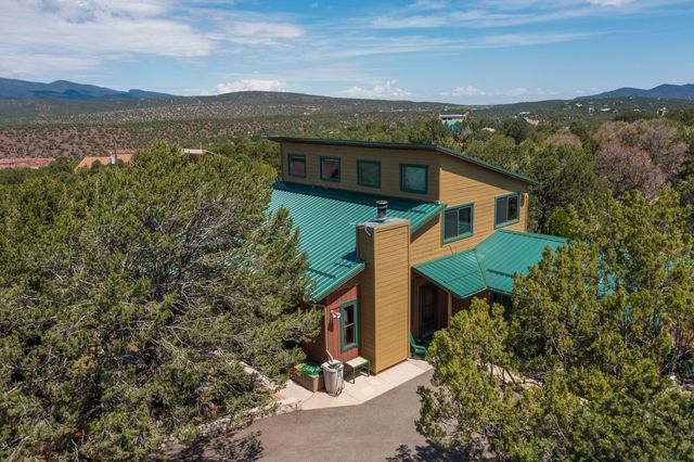 1 ESCENA Drive, Tijeras, NM 87059