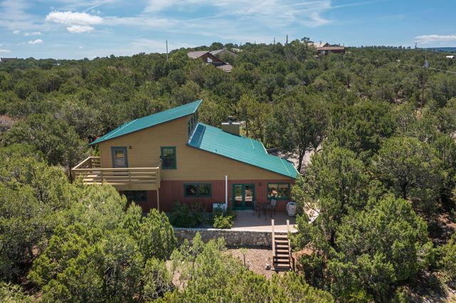 1 ESCENA Drive, Tijeras, NM 87059