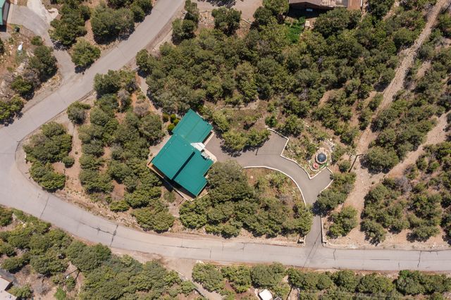 1 ESCENA Drive, Tijeras, NM 87059