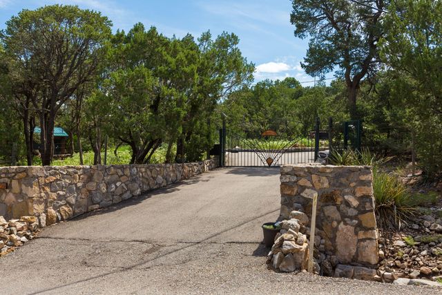 1 ESCENA Drive, Tijeras, NM 87059