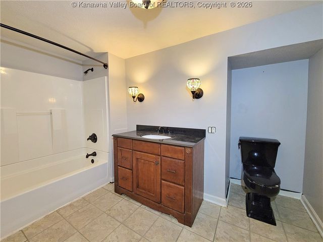 1020 10th Street, Nitro, WV 25143