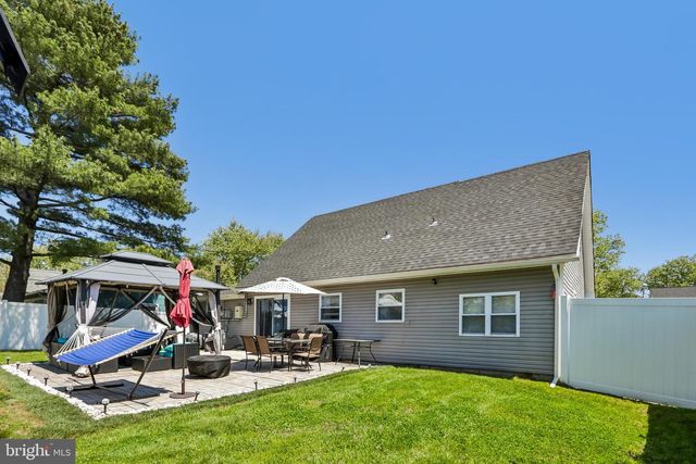 166 HAZELWOOD CIR, Willingboro, NJ 08046