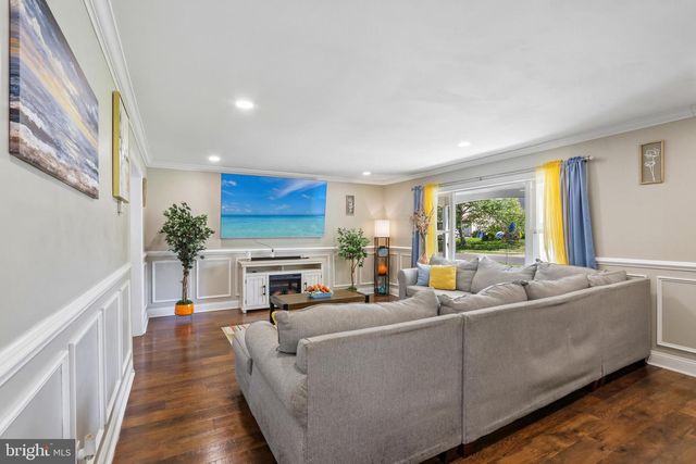 166 HAZELWOOD CIR, Willingboro, NJ 08046