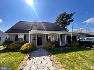 166 HAZELWOOD CIR, Willingboro, NJ 08046