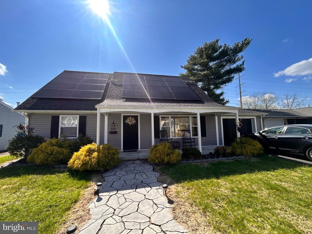 166 HAZELWOOD CIR, Willingboro, NJ 08046