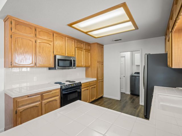 16099 Karen Road, Madera, CA 93636