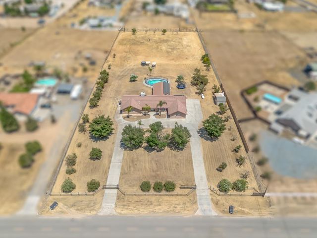 16099 Karen Road, Madera, CA 93636