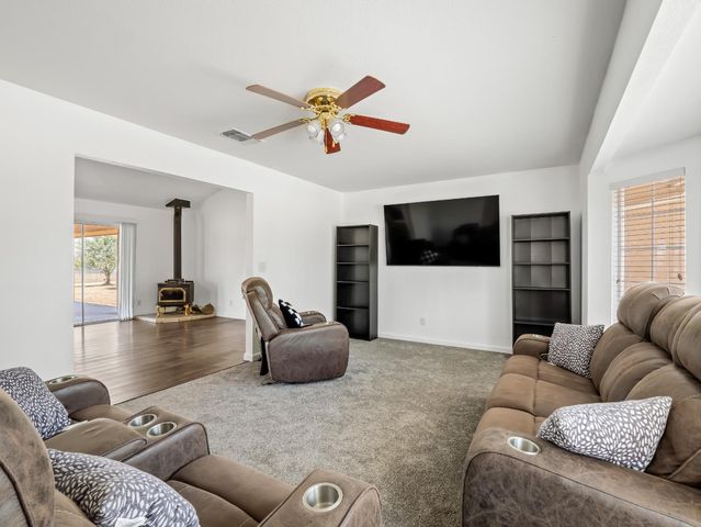 16099 Karen Road, Madera, CA 93636