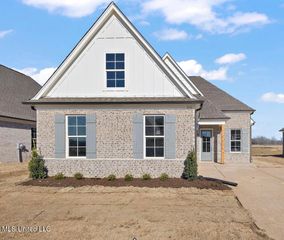 811 Coahoma Court, Nesbit, MS 38651