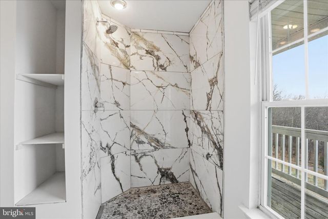 156 RAY RIDGE LN, Harpers Ferry, WV 25425