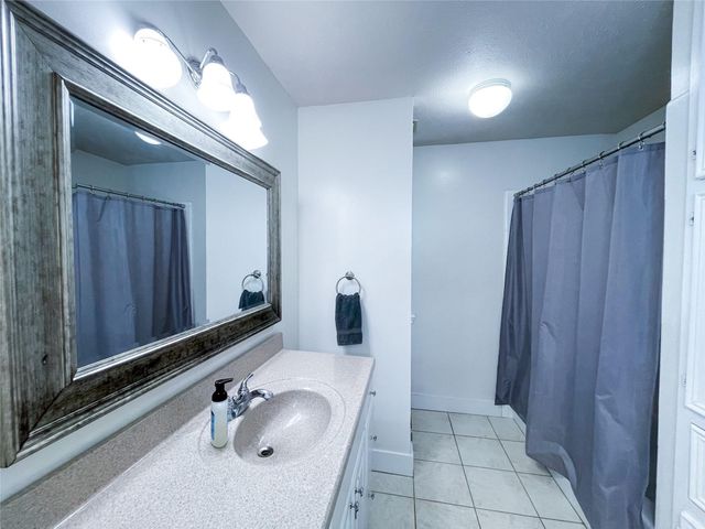 112 Overcrest Drive, Benbrook, TX 76126