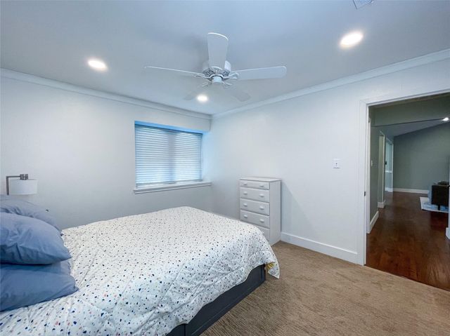 112 Overcrest Drive, Benbrook, TX 76126