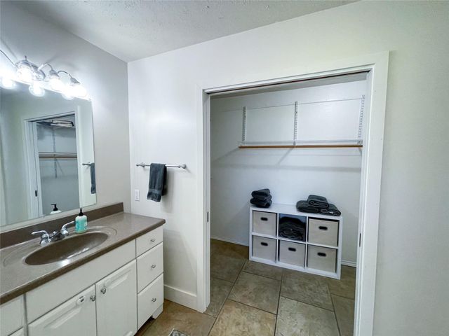 112 Overcrest Drive, Benbrook, TX 76126