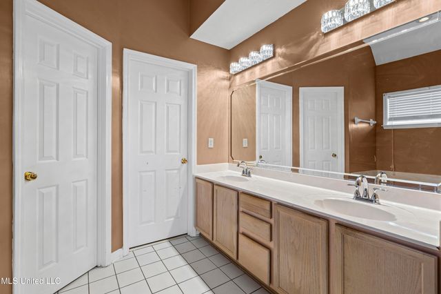 6064 Ivy Trails Drive, Olive Branch, MS 38654