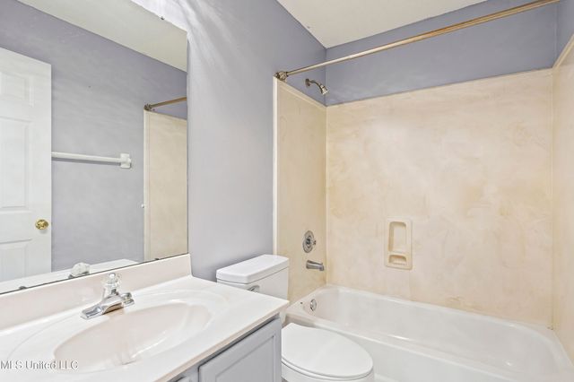 6064 Ivy Trails Drive, Olive Branch, MS 38654