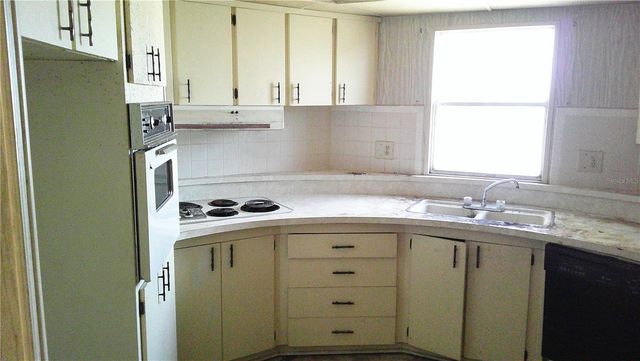 6710 36TH AVENUE E 192, Palmetto, FL 34221