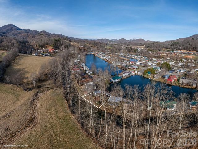24 Aqua Vista Loop, Waynesville, NC 28785