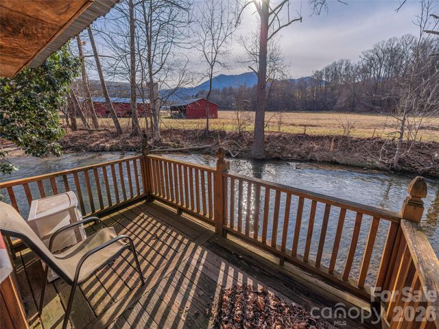 24 Aqua Vista Loop, Waynesville, NC 28785