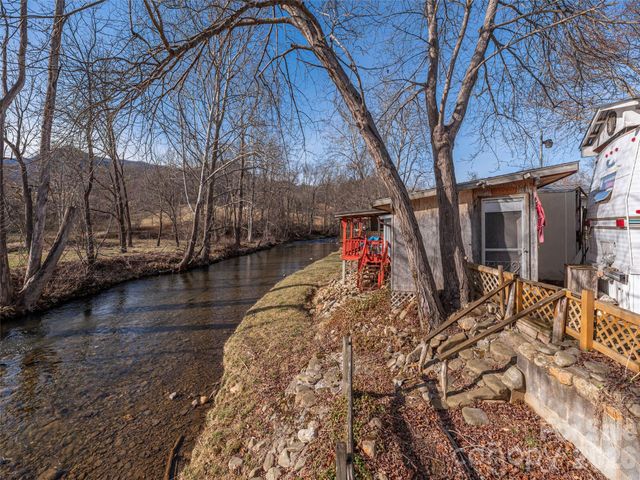 24 Aqua Vista Loop, Waynesville, NC 28785