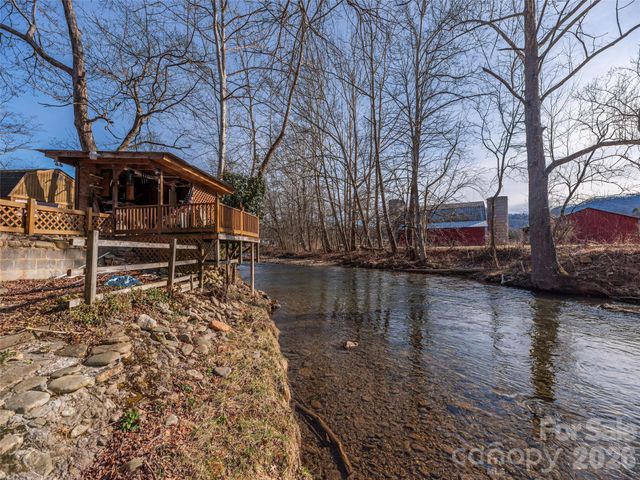24 Aqua Vista Loop, Waynesville, NC 28785