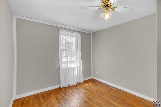 2008 SW Broadview DR, Topeka, KS 66615