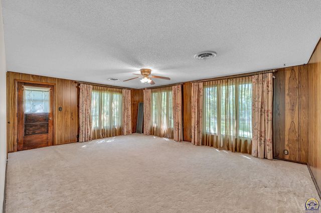 2008 SW Broadview DR, Topeka, KS 66615