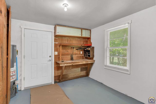2008 SW Broadview DR, Topeka, KS 66615