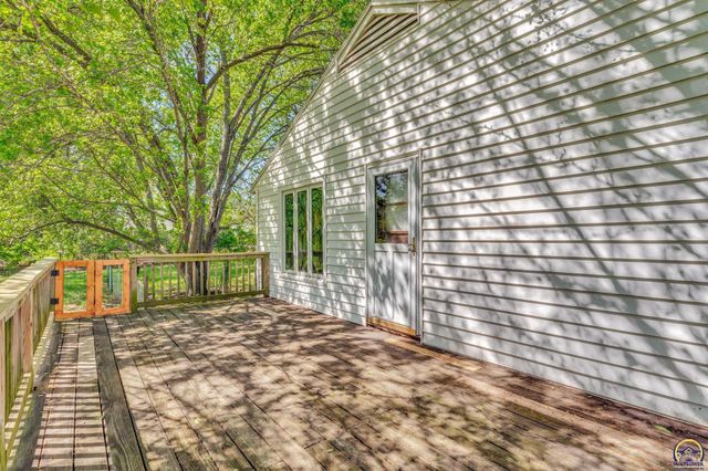 2008 SW Broadview DR, Topeka, KS 66615