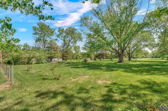 2008 SW Broadview DR, Topeka, KS 66615