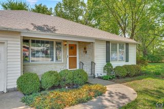2008 SW Broadview DR, Topeka, KS 66615