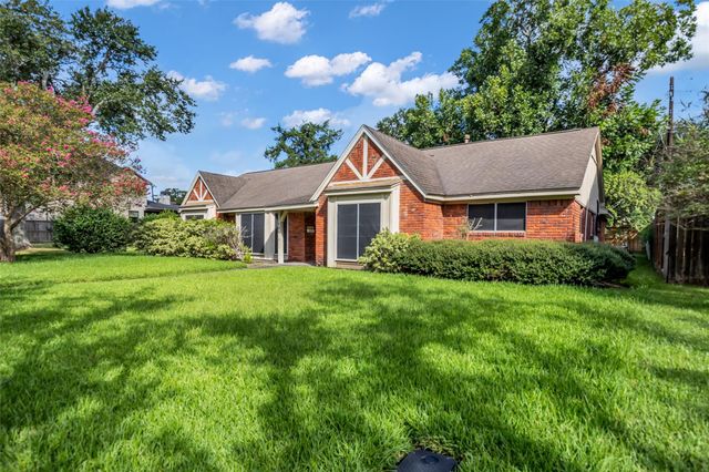 5006 Yarwell Drive, Houston, TX 77096