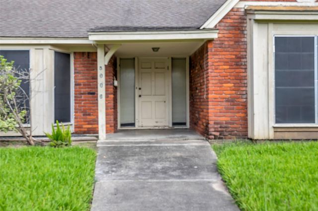 5006 Yarwell Drive, Houston, TX 77096