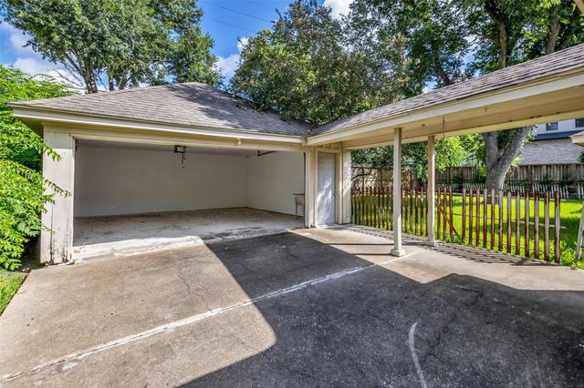 5006 Yarwell Drive, Houston, TX 77096