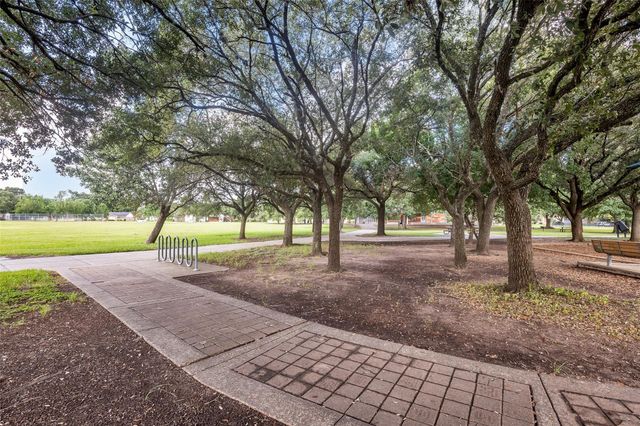 5006 Yarwell Drive, Houston, TX 77096