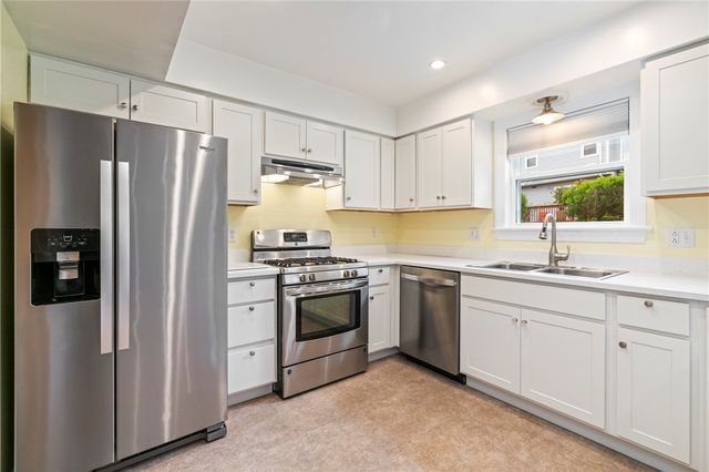 305 Squire Cir, Brighton Heights, PA 15212