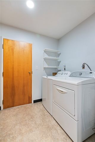 305 Squire Cir, Brighton Heights, PA 15212