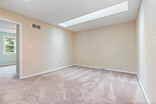 305 Squire Cir, Brighton Heights, PA 15212