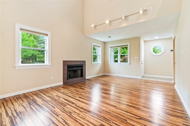 305 Squire Cir, Brighton Heights, PA 15212