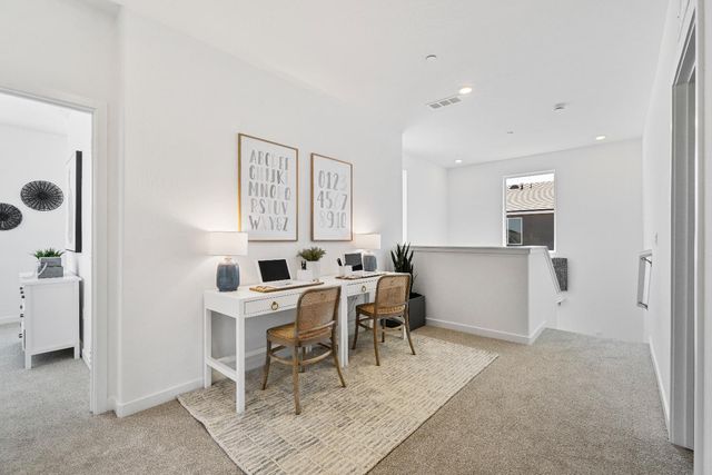 966 Deerhorn Drive W, Madera, CA 93636