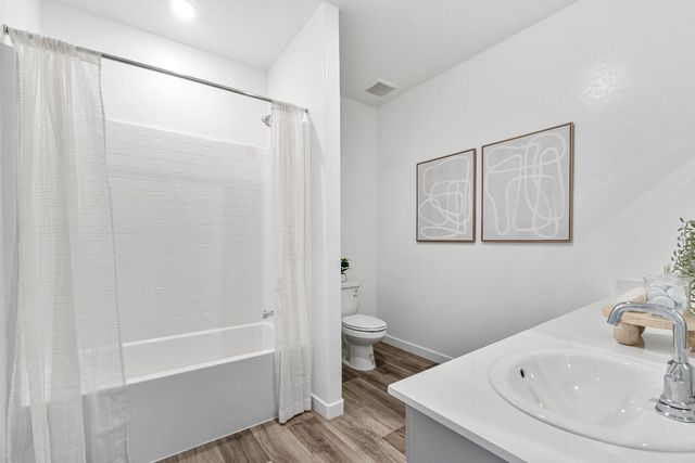 966 Deerhorn Drive W, Madera, CA 93636