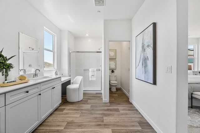 966 Deerhorn Drive W, Madera, CA 93636