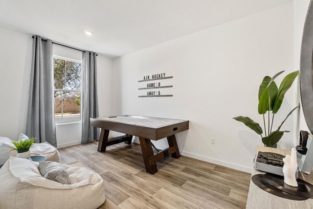 966 Deerhorn Drive W, Madera, CA 93636