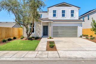 966 Deerhorn Drive W, Madera, CA 93636