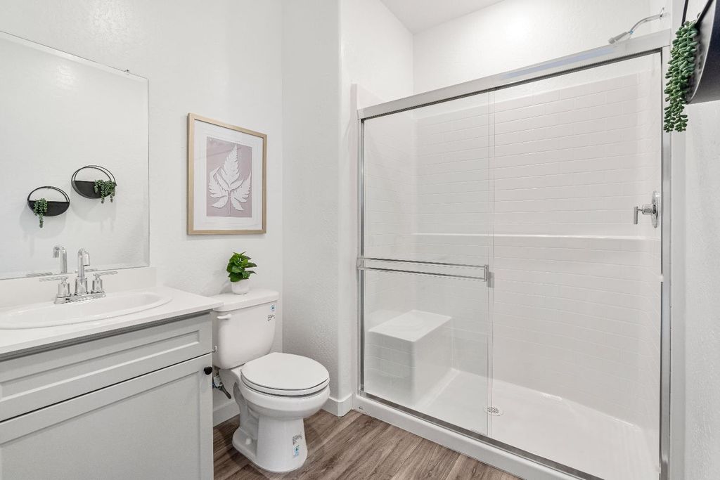 Image 14 of property listing at 966 Deerhorn Drive W, Madera, CA 93636