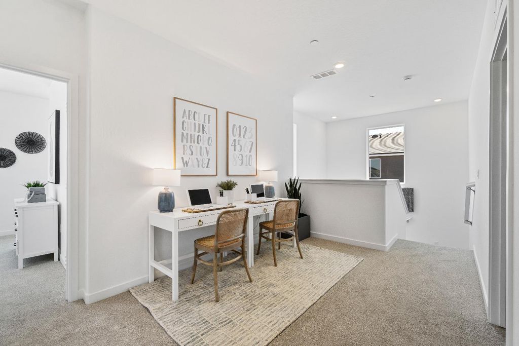 Image 25 of property listing at 966 Deerhorn Drive W, Madera, CA 93636