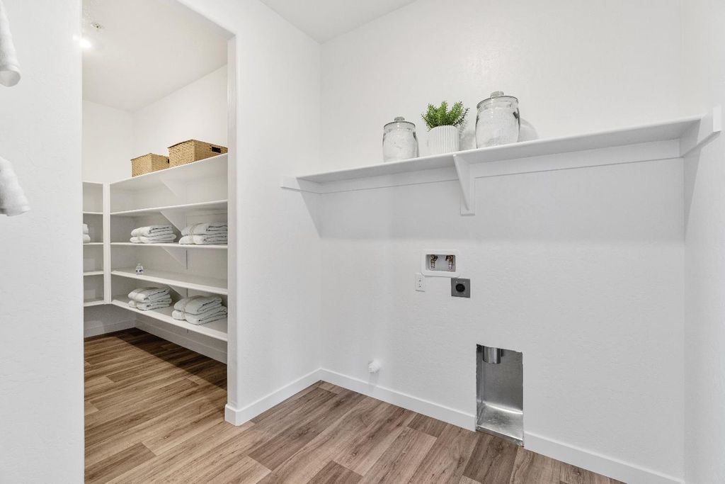 Image 27 of property listing at 966 Deerhorn Drive W, Madera, CA 93636