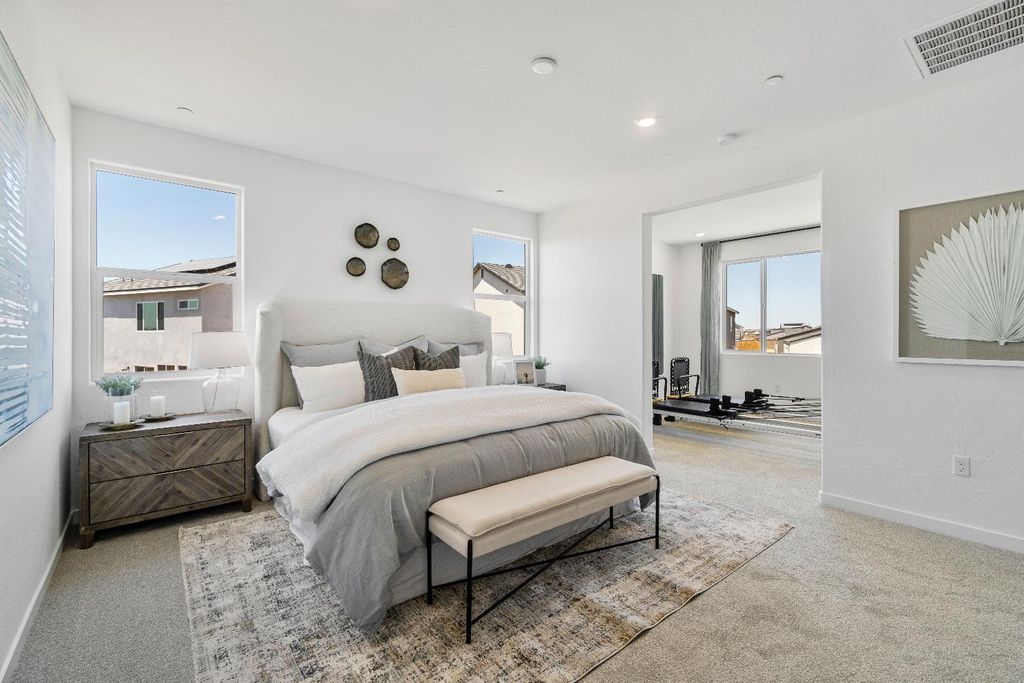 Image 39 of property listing at 966 Deerhorn Drive W, Madera, CA 93636